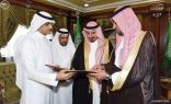 سمو الأمير جلوي بن عبدالعزيز يستقبل مدير فرع وزارة العمل بمنطقة نجران