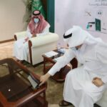 سمو الأمير فيصل بن بندر يستقبل مدير قناة الإخبارية