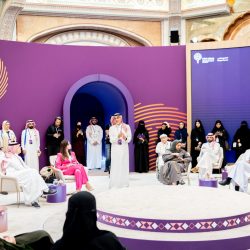 وزير الإعلام المكلَّف يفتتح المعرض المصاحب لأعمال المهرجان العربي الـ22 للإذاعة والتلفزيون بالرياض.