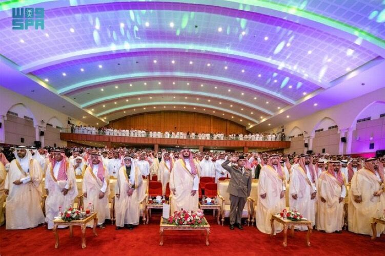 الأمير فواز بن سلطان يدشّن النسخة الثانية من “الملتقى العالمي للورد والنباتات العطرية” بجامعة الطائف.